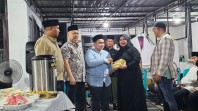 PWI Pusat Serahkan Sagu Hati ke Ahli Waris Almarhum Zulmansyah Sekedang