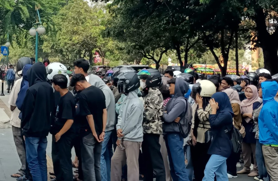 Demo Amp3ra di Kejati Riau, Desakan Pemeriksaan Hingga Pecat Kepsek Iffiandi Poleng Menggema, ini Dugaan Kasusnya