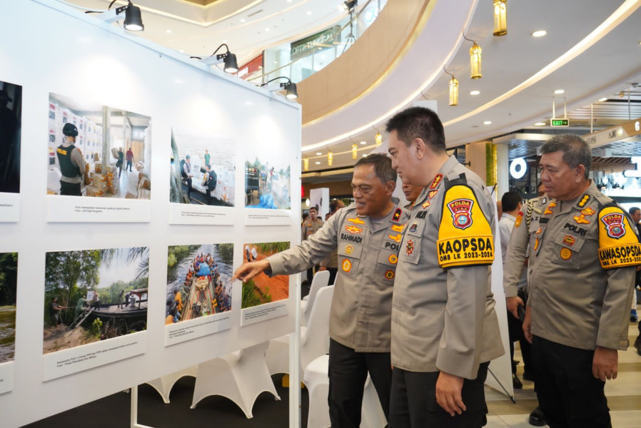 Exhibition Photo Cooling Sistem Pemilu 2004, Irjen Pol M Iqbal: Terima Kasih Banyak Atas Semua  Karya-Karya Ini