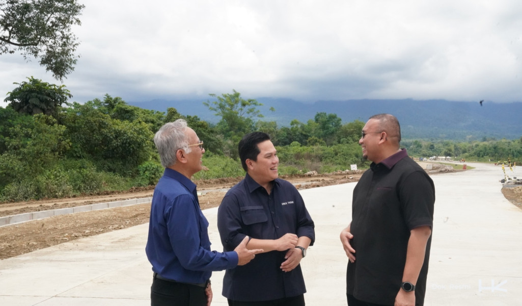 Dukung Percepatan Proyek Garapan HK di Sumbar, Erick Tohir Tinjau Proyek Tol Padang-Sicincin