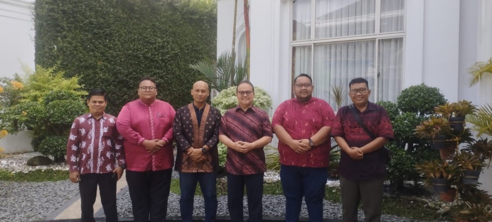 Rusli Zainal: AKMR Harus Hidup Kembali Demi Masa Depan Budaya Melayu Riau