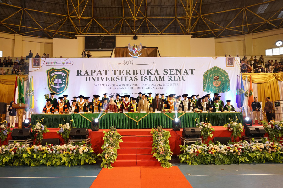 Wisuda 1413 Mahasiswa, Rektor UIR Prof Syafrinaldi: Jadilah Lulusan Berdaya Saing