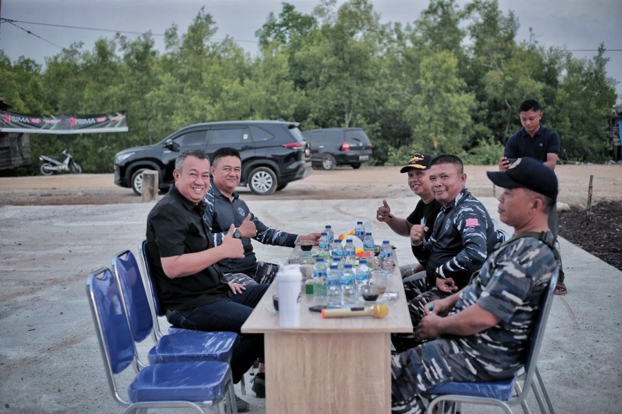 Wujudkan Silaturahmi Baik Wabup Kunjungi Pos TNI AL Selatpanjang
