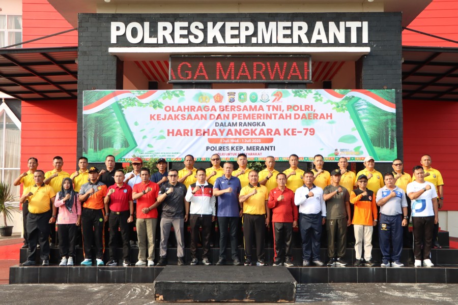 Hari Bhayangkara Ke-79, Polres Meranti Gelar Olahraga Bersama TNI Polri dan Serahkan Bibit Pohon