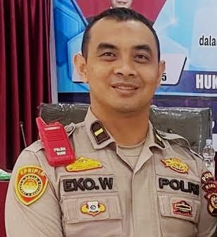 Kapolsek Siak Kecil Bantah Isu Backup Kayu Ilegal, Iptu Eko Wahyu: Kami Sudah Cek, Hasilnya Nihil